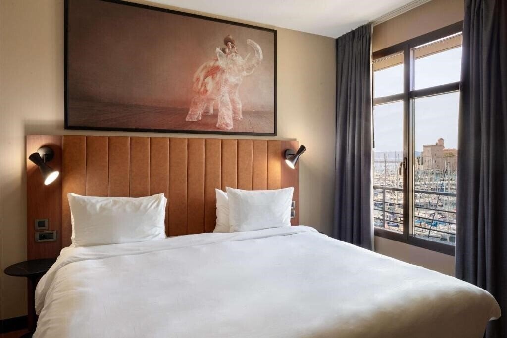 Фото Radisson Blu Marseille Vieux Port 4*
