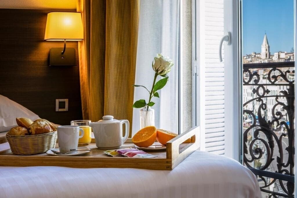 Зображення Escale Oceania Marseille Vieux Port 3*