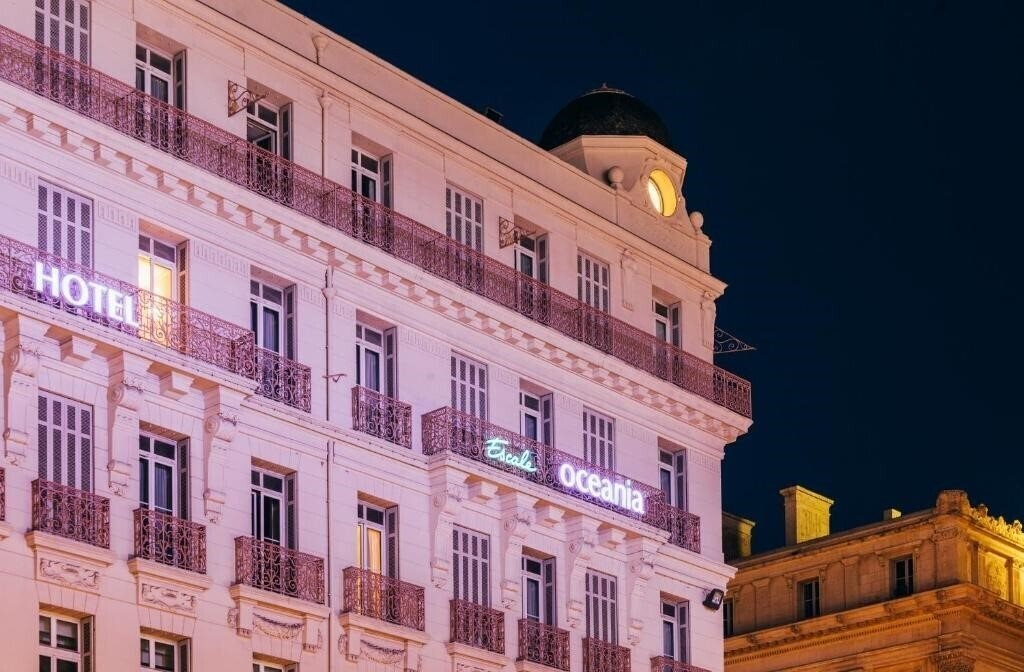 Готель Escale Oceania Marseille Vieux Port 3*