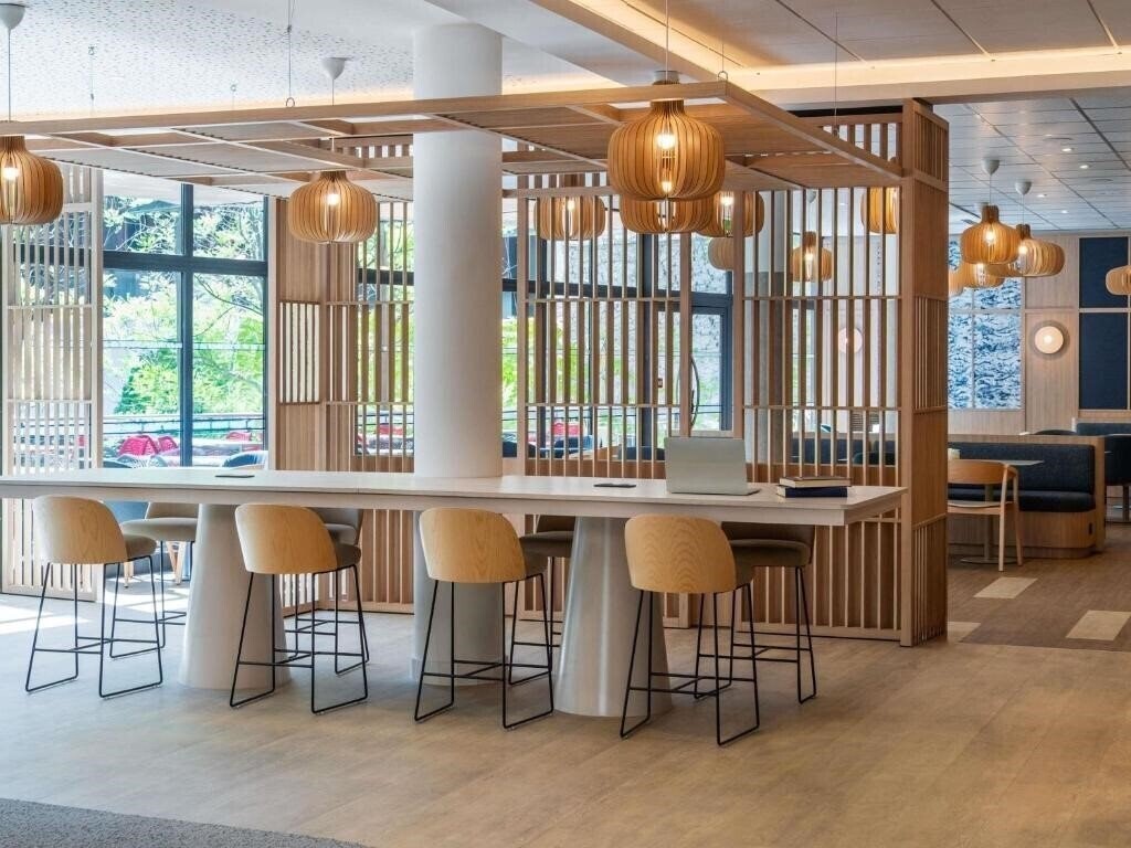 Картинка Holiday Inn Express Marseille Saint Charles 3*