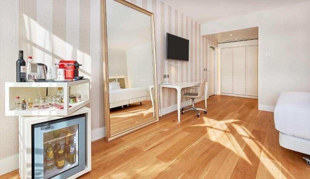 Фотографія NH Collection Marseille 4*