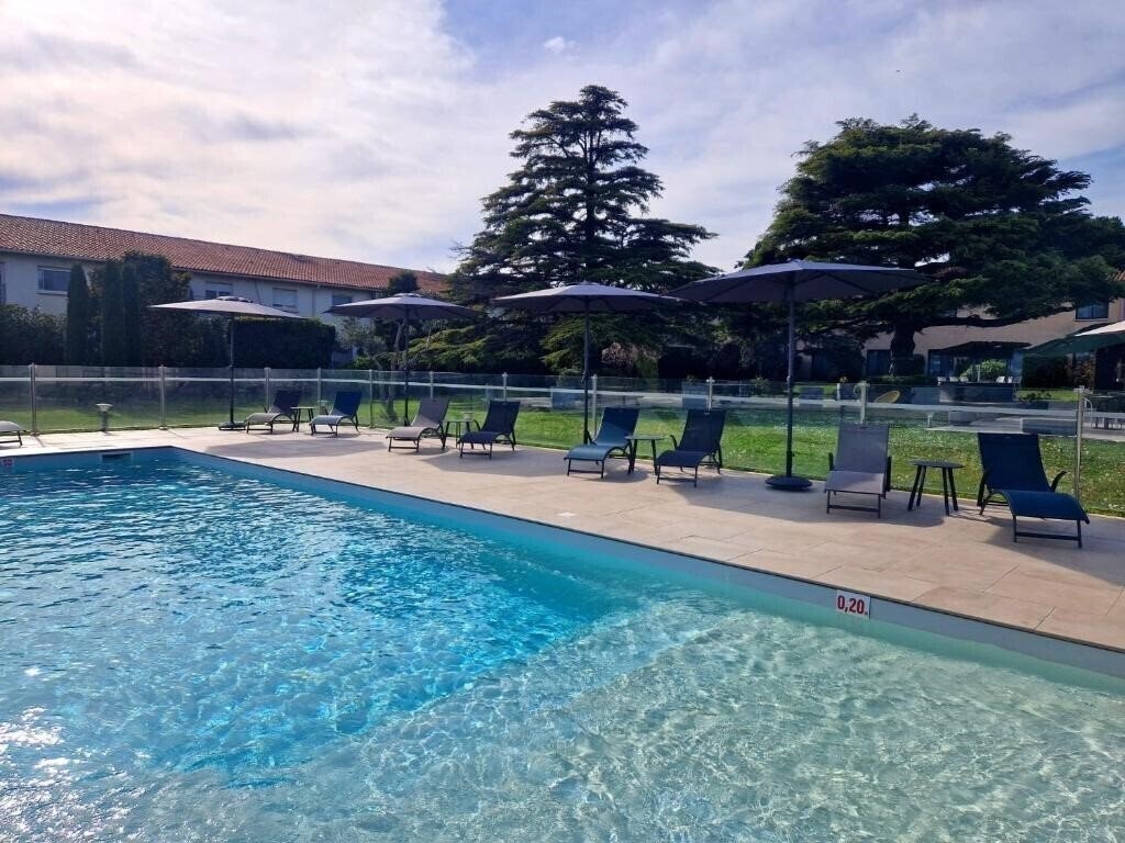 Готель Ariane Fos-Sur-Mer 3*