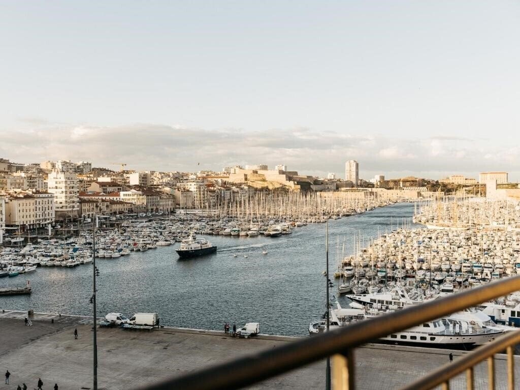 Готель New Hotel Le Quai - Vieux Port 4*