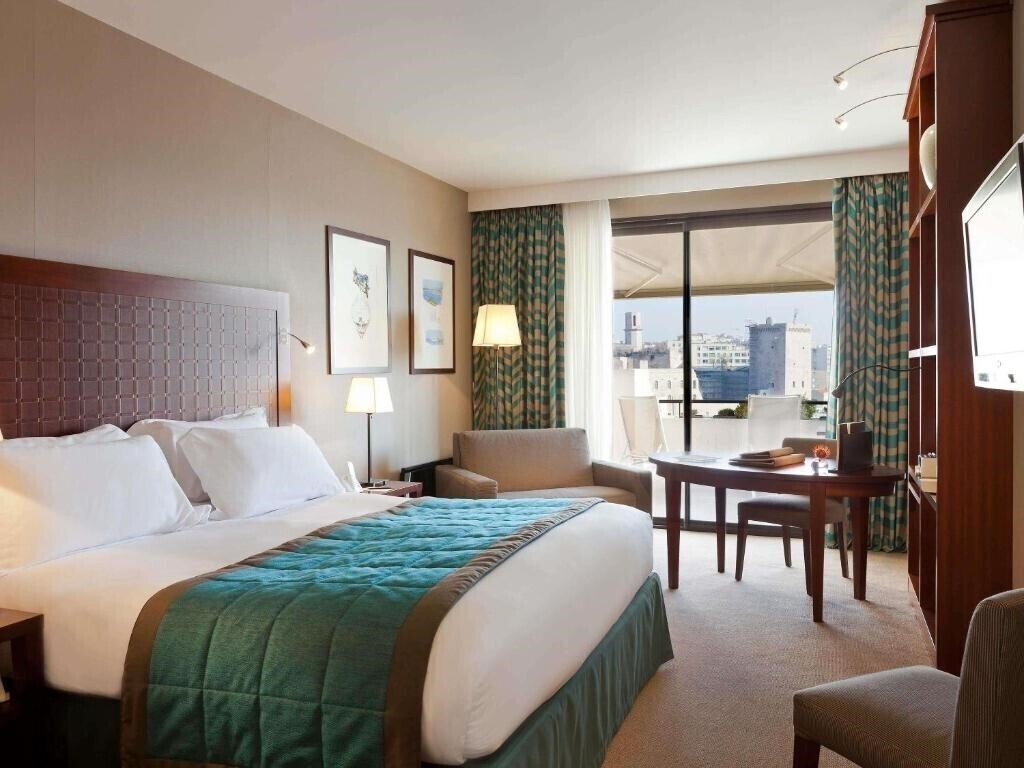 Фото Sofitel Marseille Vieux Port 5*
