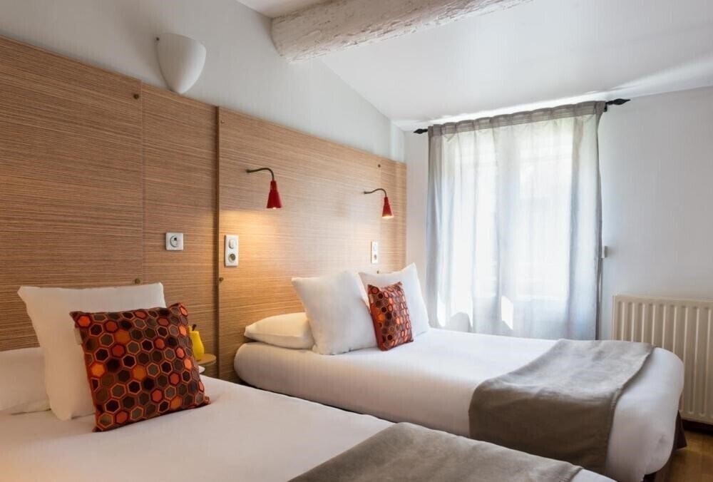 Фото Edmond Rostand 3*