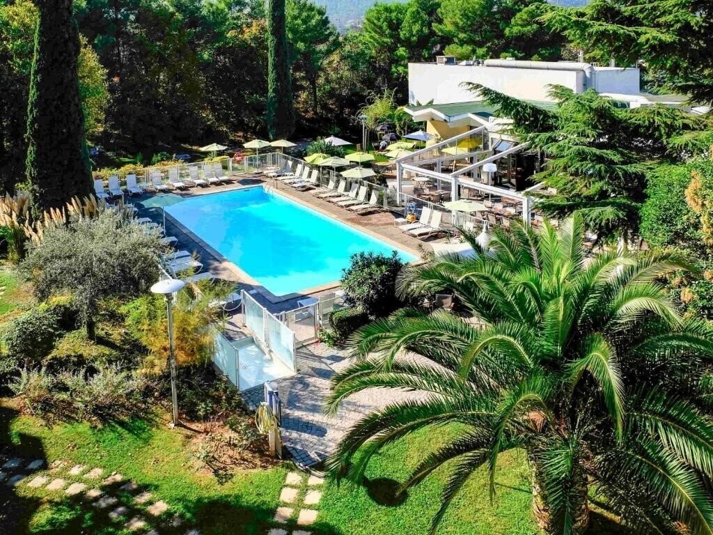 Отель Novotel Marseille Est 4*