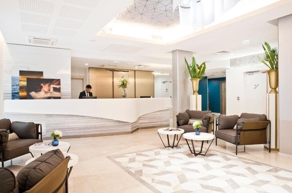 Готель Residhome Marseille 4*