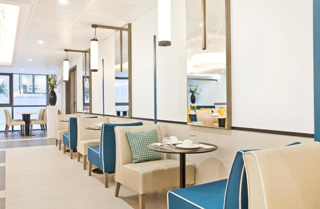 Фото Residhome Marseille 4*