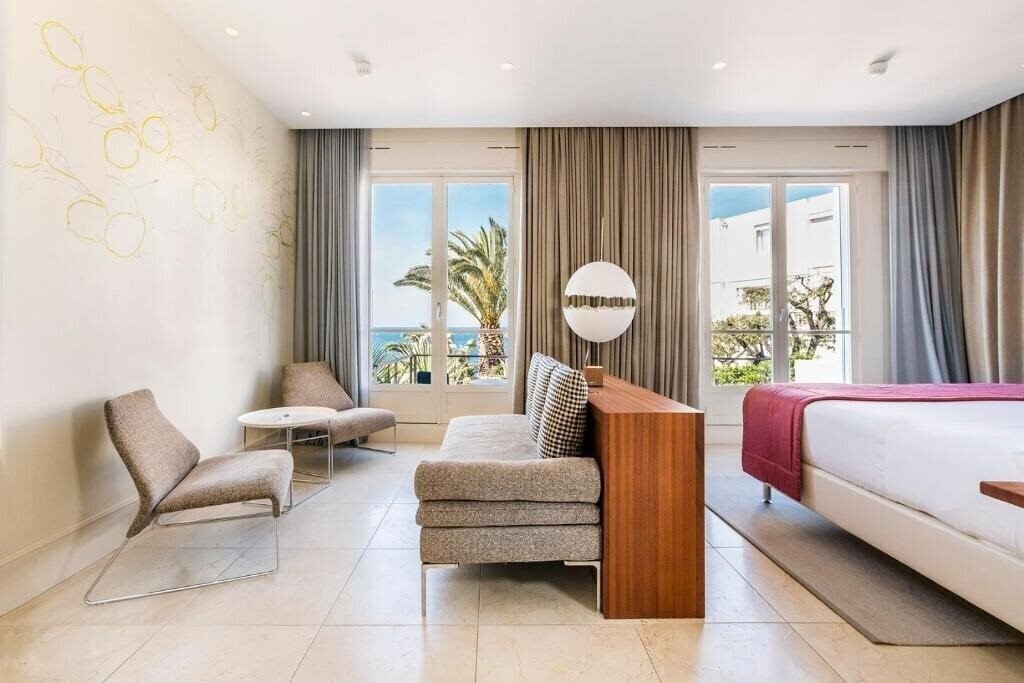 Фото Le Petit Nice Passedat 5*