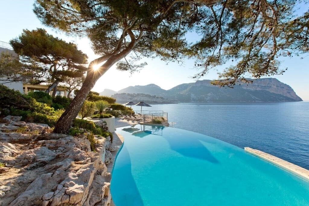 Отель Les Roches Blanches Cassis 5*