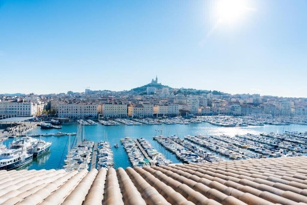 Готель Hotel La Residence Du Vieux Port 4*