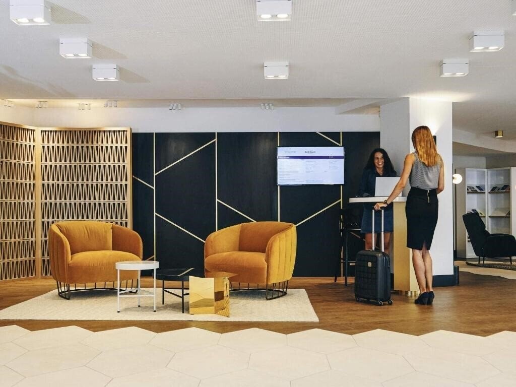 Готель Mercure Marseille Canebiere Vieux-Port 4*