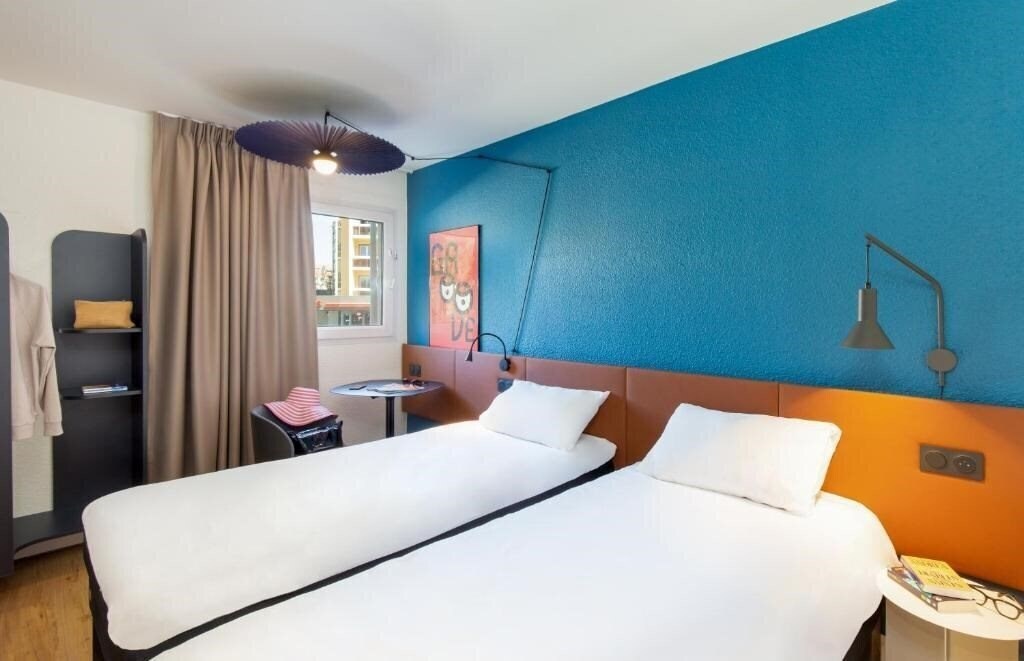 Отель Ibis Marseille Timone 3*