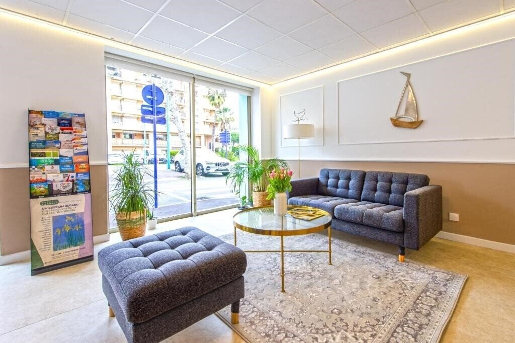 Готель Hotel Parisien 2*