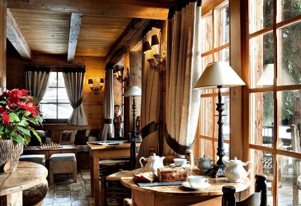 Отель Les Fermes De Marie 5*