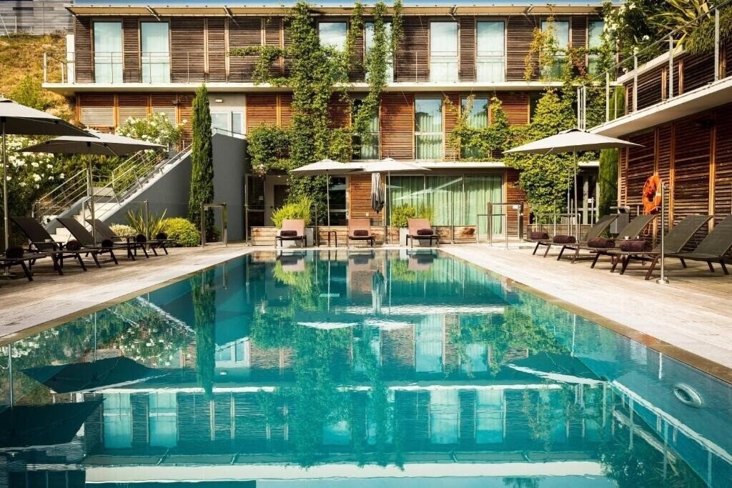 Отель Courtyard by Marriot Montpellier 4*