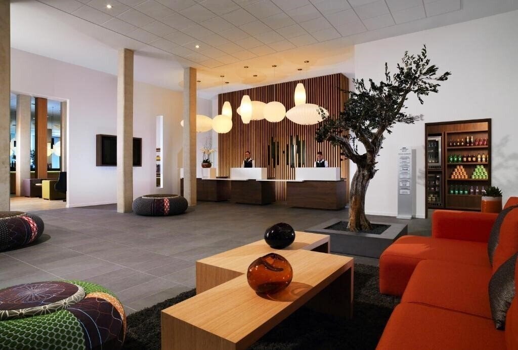 Фото Courtyard by Marriot Montpellier 4*
