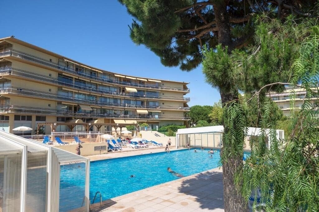 Фото Residence Pierre et Vacances Heliotel Marine (Saint-Laurent-du-Var) 4*
