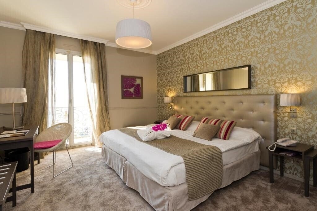 Фото Hotel Le Royal 3*