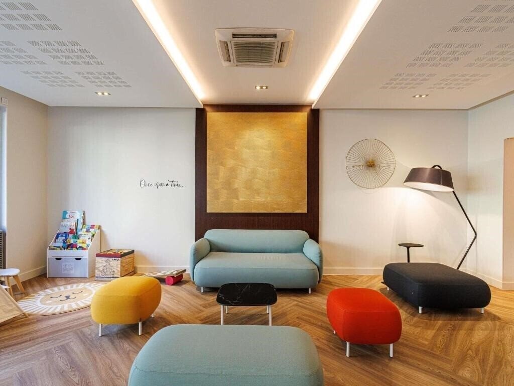 Готель Aparthotel Adagio Nice Centre 4*