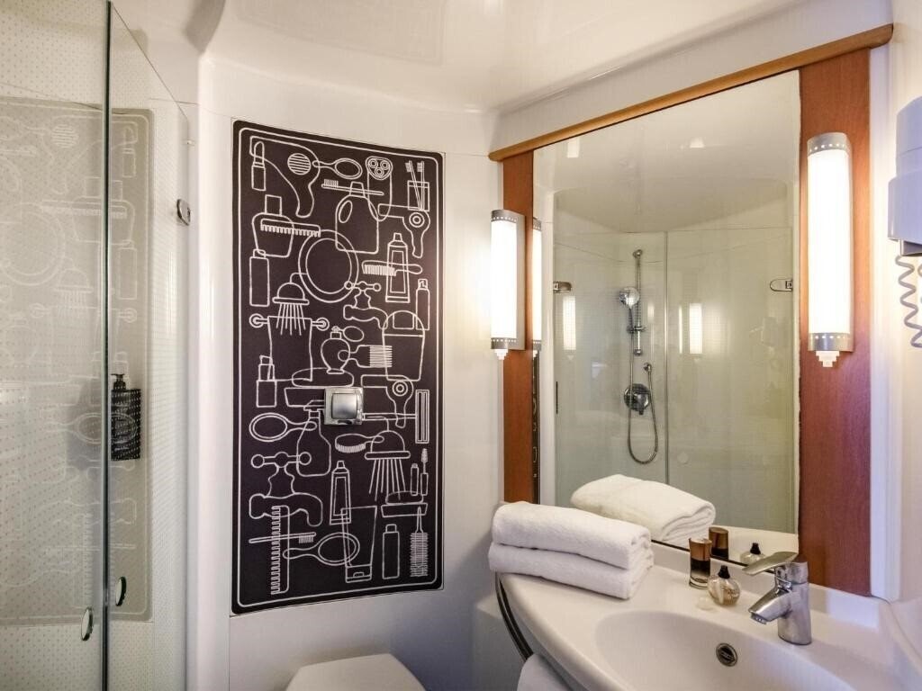 Фотографія Ibis Cannes Mouans Sartoux 3*