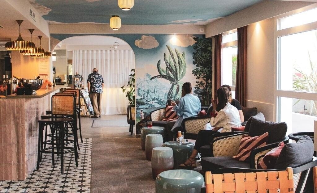 Отель Hotel Restaurant Isidore Nice Ouest (ex. Kyriad Nice Saint Isidore, Kyriad Nice St Isidore) 2*