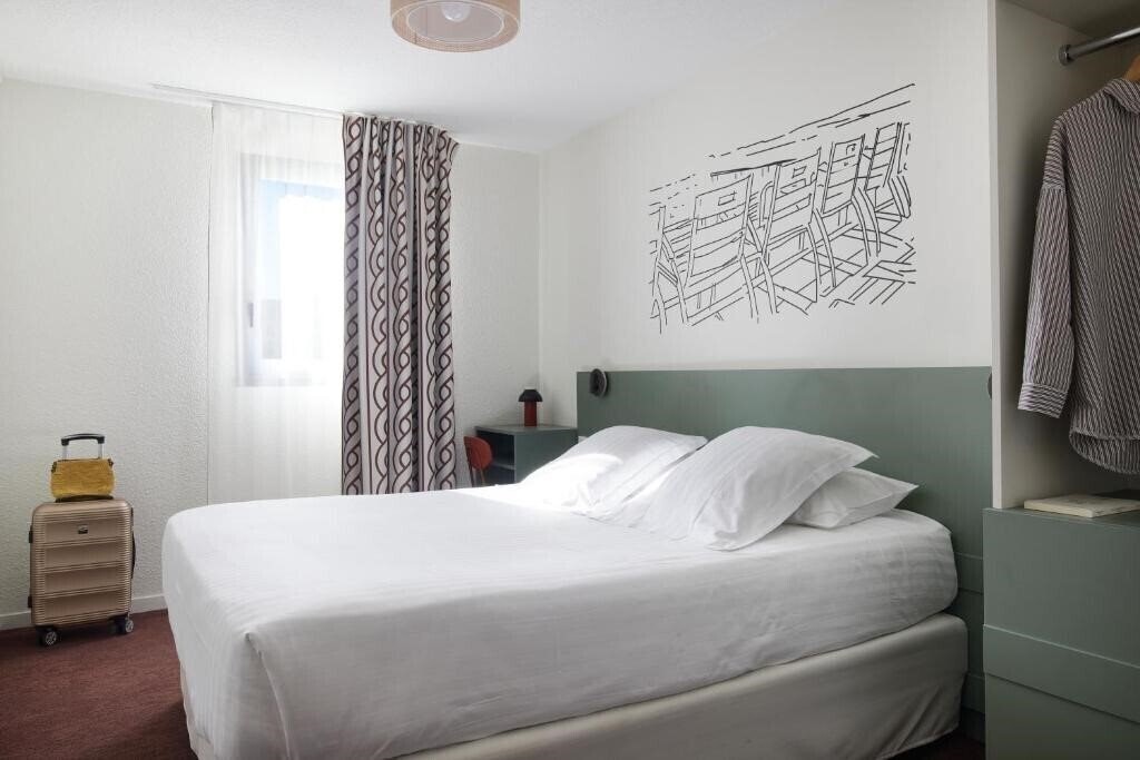 Готель Hotel Restaurant Isidore Nice Ouest 2*