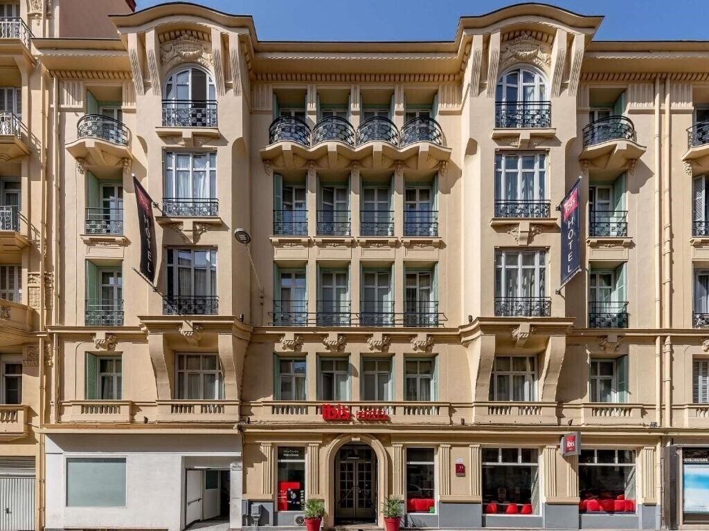 Готель Ibis Centre Notre Dame 3*