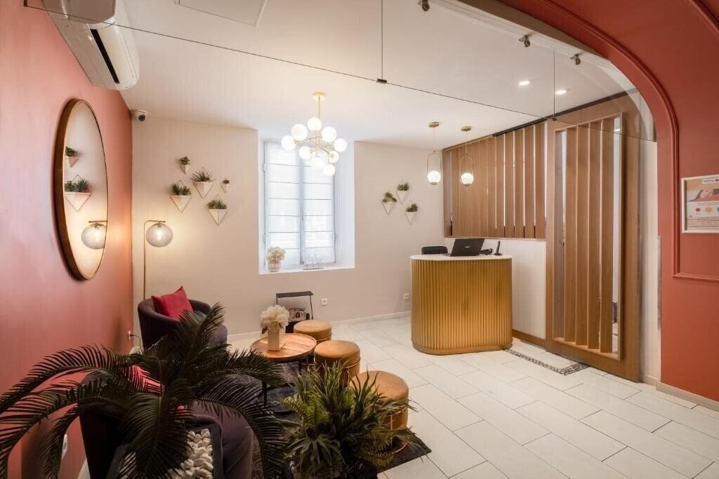 Картинка Hotel Le Seize, Nice Centre 3*