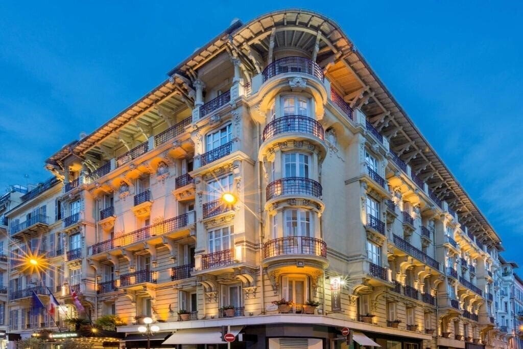 Отель Best Western Plus Hotel Massena Nice 4*
