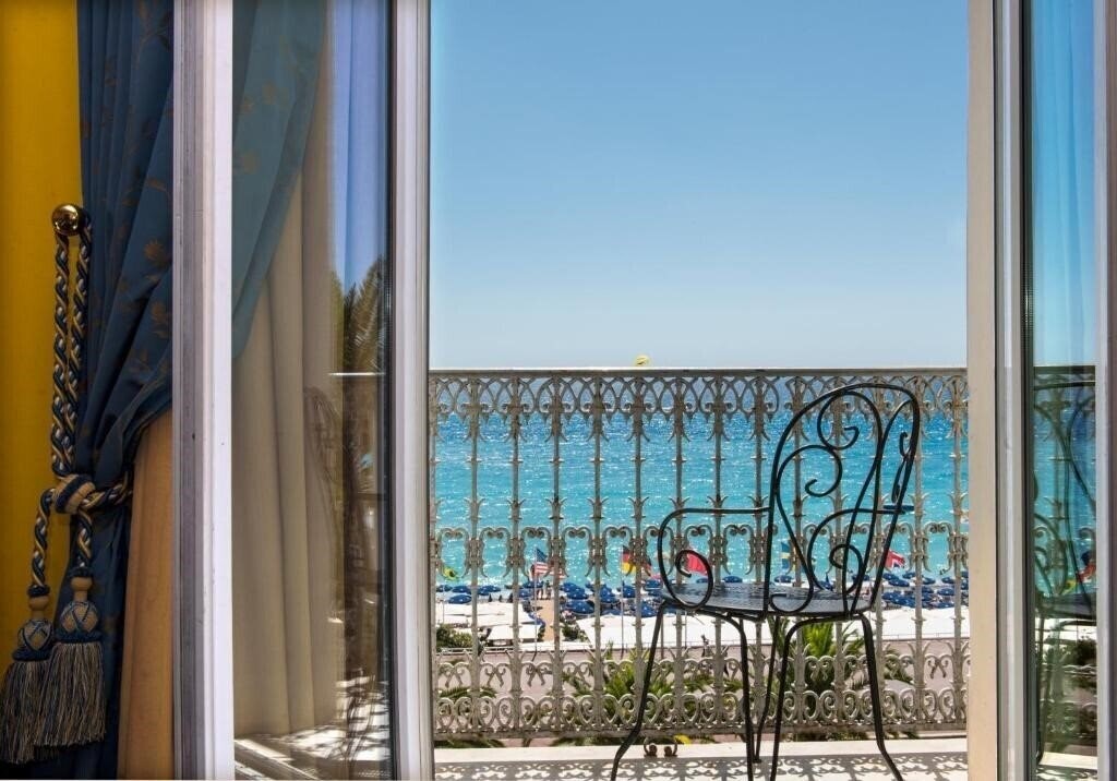 Изображение West End 4*