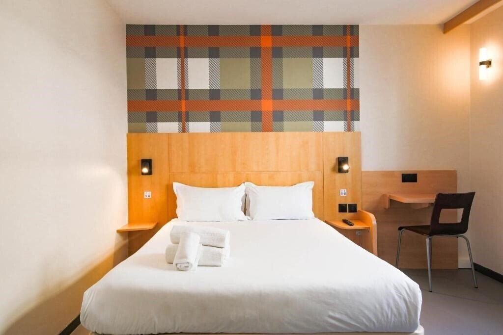 Изображение EasyHotel Nice Old Town 3*