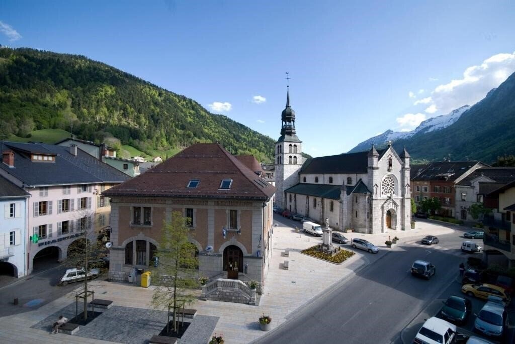 Готель Du Midi 3*