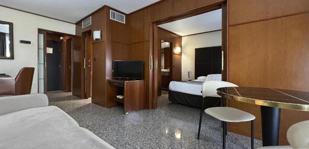 Изображение Goldstar Resort and Suites 4*