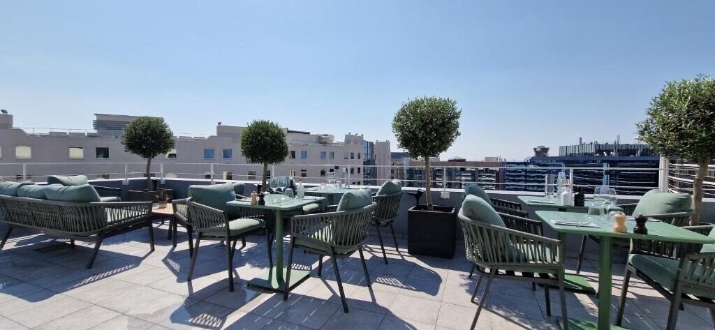 Отель Okko Hotels Nice Aeroport 4*