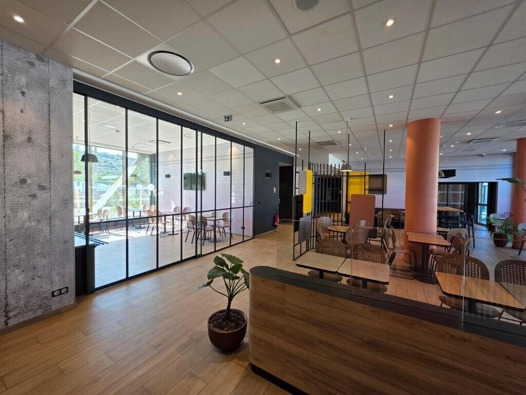 Готель B&B Nice Stade Riviera 3*