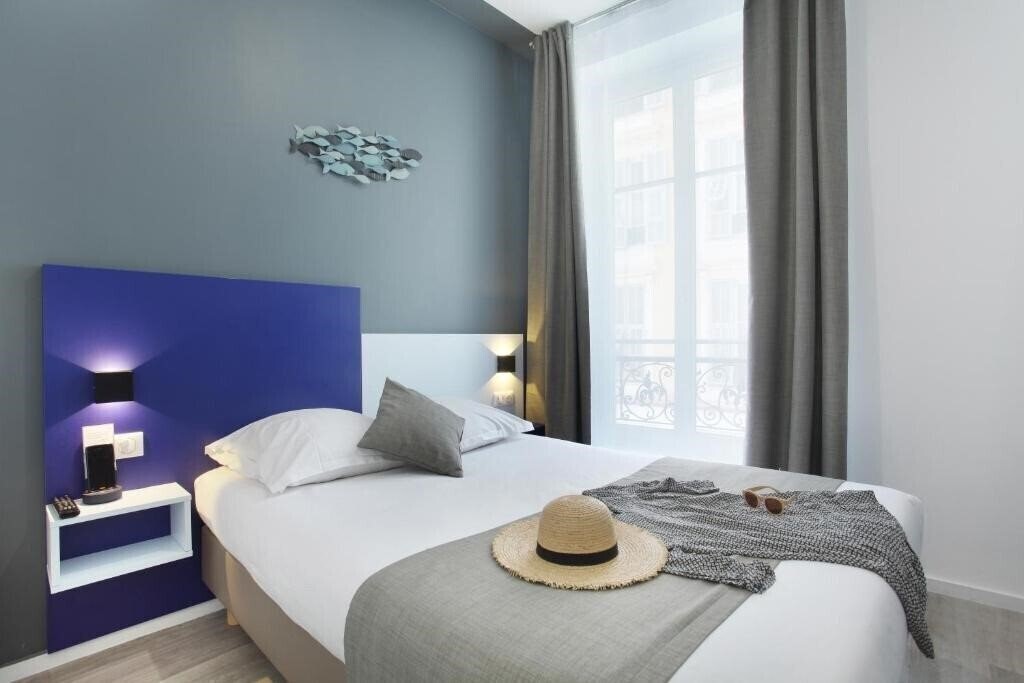 Отель Alcove Hotel 3*