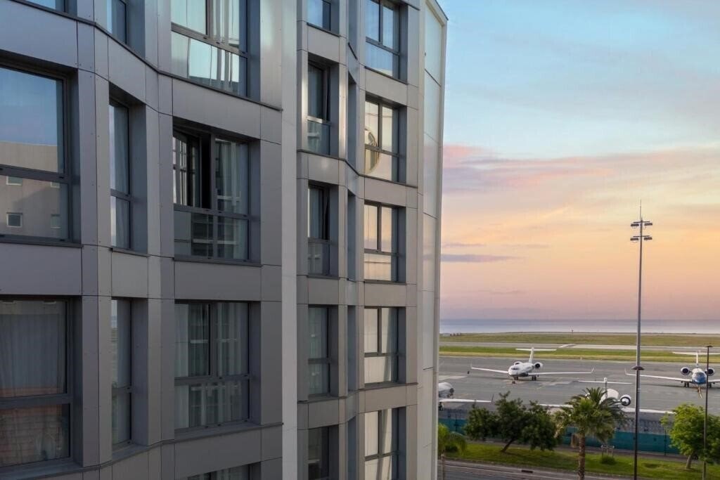 Отель Nemea Appart Hotel Riviera Nice Aeroport (ex. Nemea Appart Hotel Nice Riviera) 4*