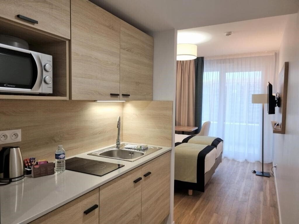 Фотография Residhome Nice Aeroport 4*