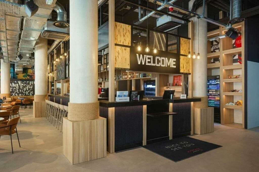 Готель Moxy Nice 3*