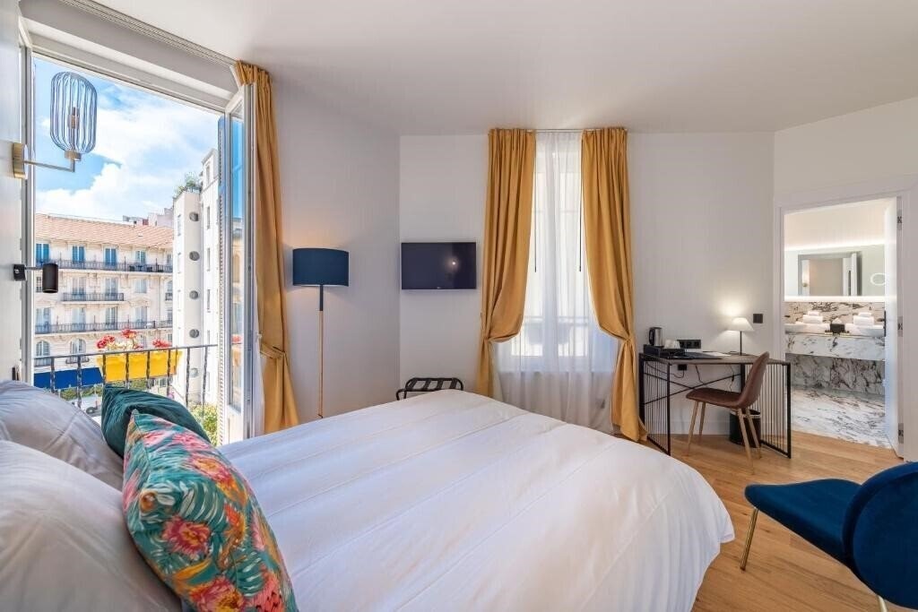 Отель Hotel Nice Cote D'azur 3*