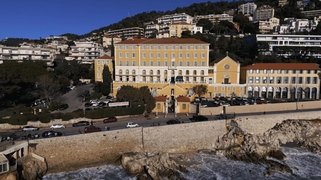 Отель Le Saint Paul Hotel 3*