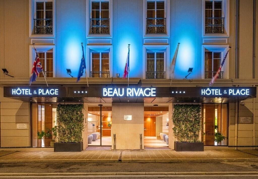 Готель Beau Rivage 4*