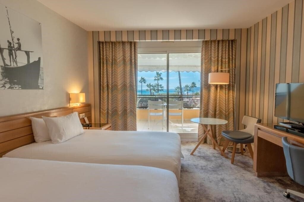 Фото Holiday Inn Nice Saint Laurent du Var 4*