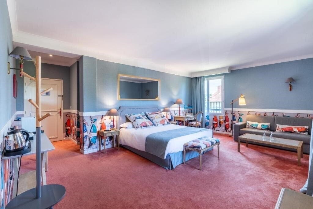 Фото Manoir de la Poterie & SPA 4*