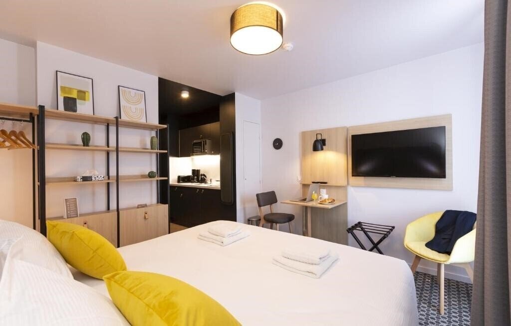 Отель Appart Hotel Odalys City Centre Les Docks 3*