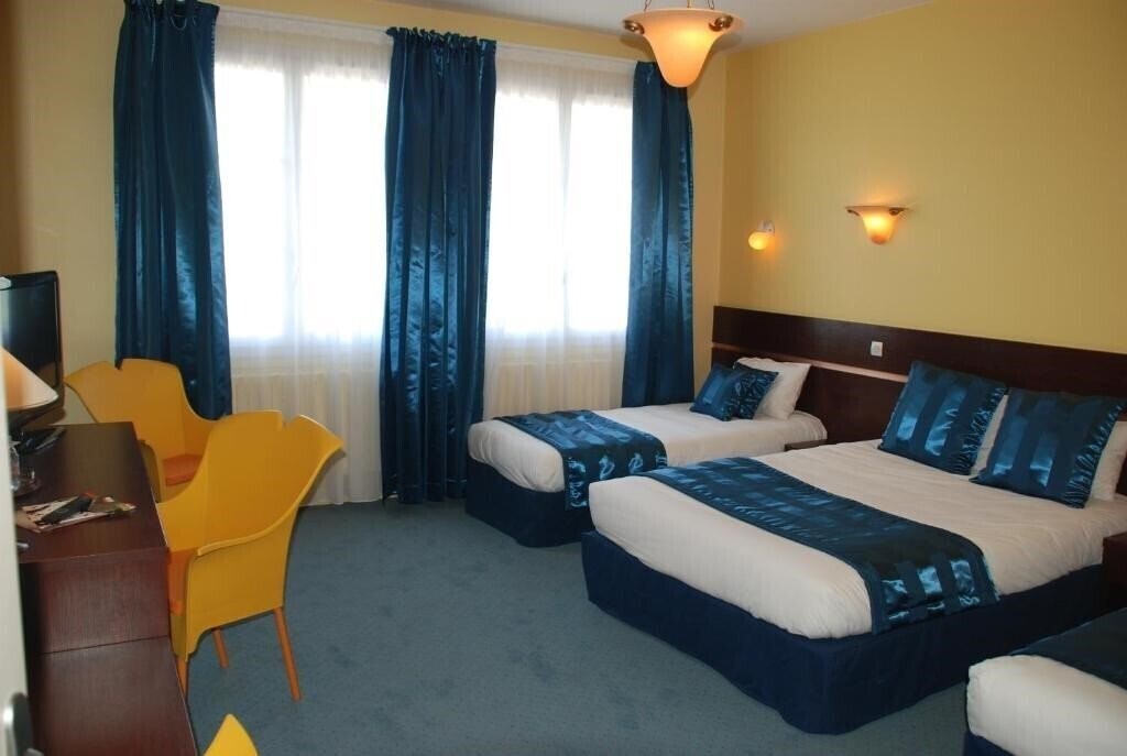 Отель The Originals City Hotel Cathedrale, Lisieux 3*