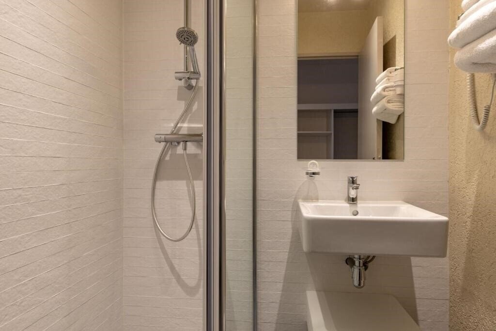 Картинка The Originals City, Hotel Acropole, Bernay (ex. Acropole Hotel) 3*