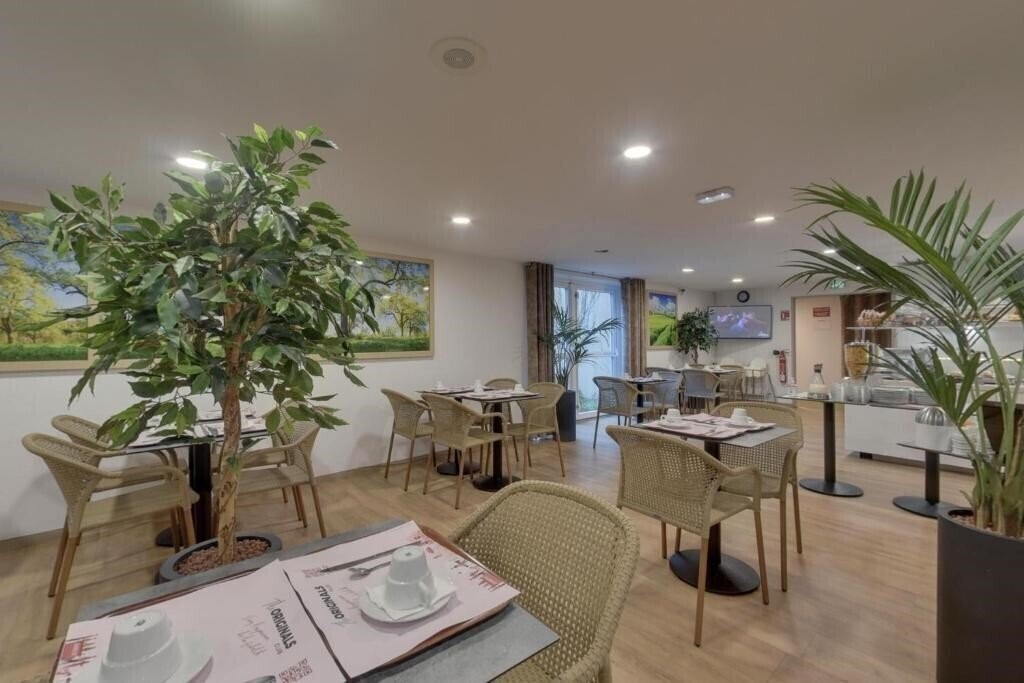 Изображение The Originals City, Hotel Acropole, Bernay 3*