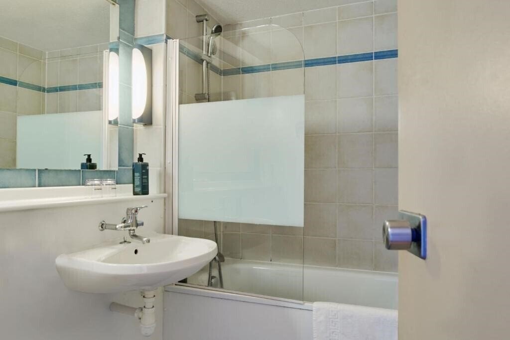 Картинка The Originals City, Hotel A Pic, Cherbourg 3*